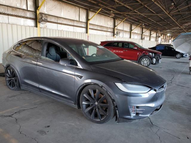 5YJXCDE23JF092019 Auction: COPART Lot: 71859133 Location: ELECTRIC VEHICLE AUCTION 5YJXCDE23JF092019 TESLA MODEL X 2018 CHARCOAL Photo 4