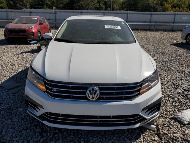  VOLKSWAGEN PASSAT 2017 Білий