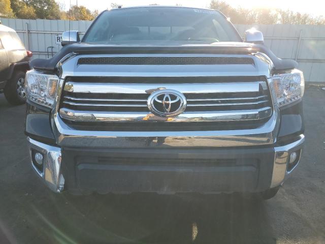 Пікапи TOYOTA TUNDRA 2017 Чорний