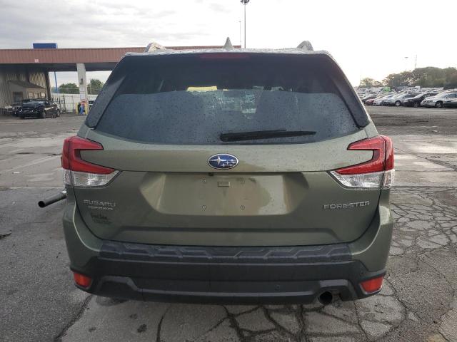  SUBARU FORESTER 2021 Зелений