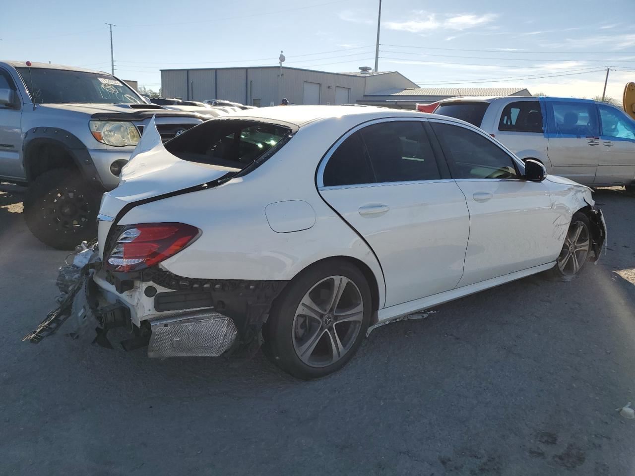 WDDZF4JB5KA526463 2019 Mercedes-Benz E 300