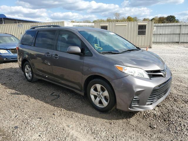 5TDKZ3DC8JS901989 | 2018 TOYOTA SIENNA LE