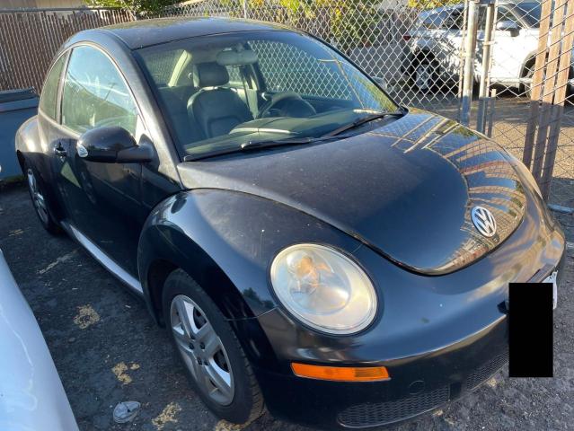 2010 Volkswagen New Beetle 