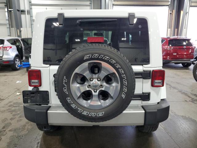 1C4GJWBG5JL922871 Jeep Wrangler Sahara