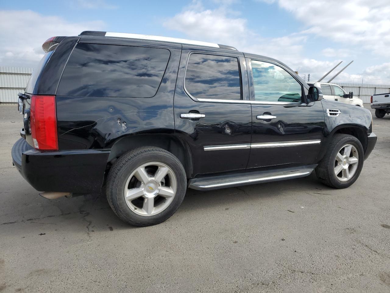 1GYEC63808R172113 2008 Cadillac Escalade Luxury