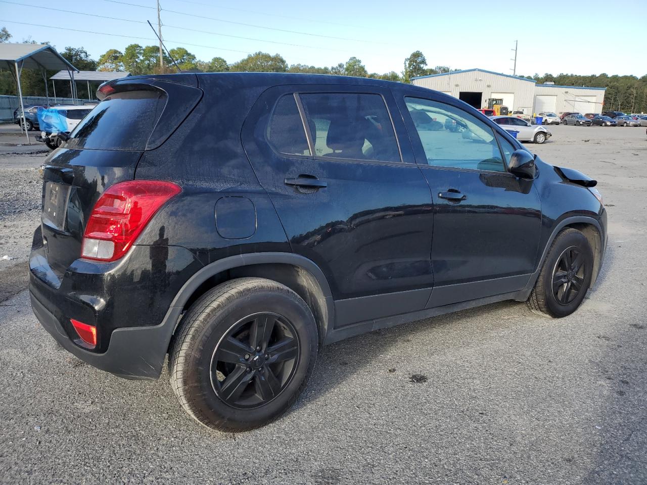 3GNCJKSB8KL377340 Chevrolet Trax LS 3