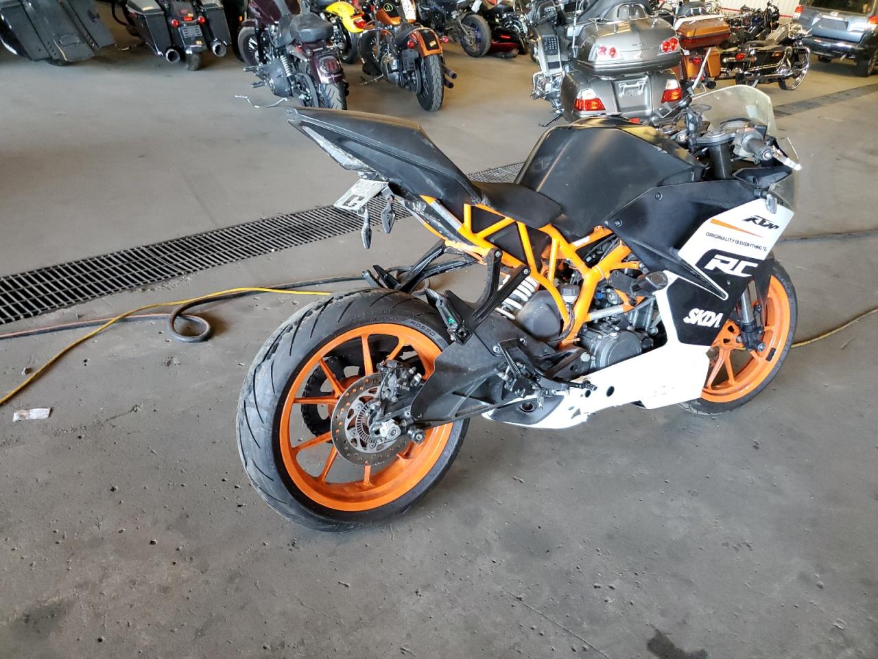 MD2JYJ406FC224291 2015 Ktm 390 Duke