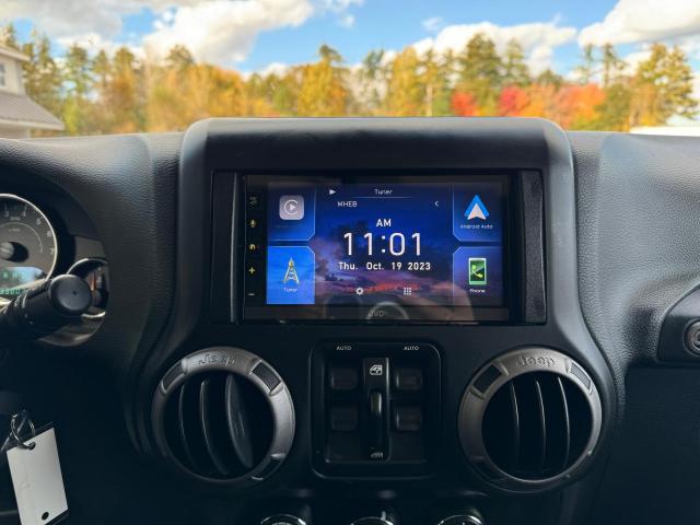 1C4BJWDG0EL183339 Jeep Wrangler Unlimited Sport