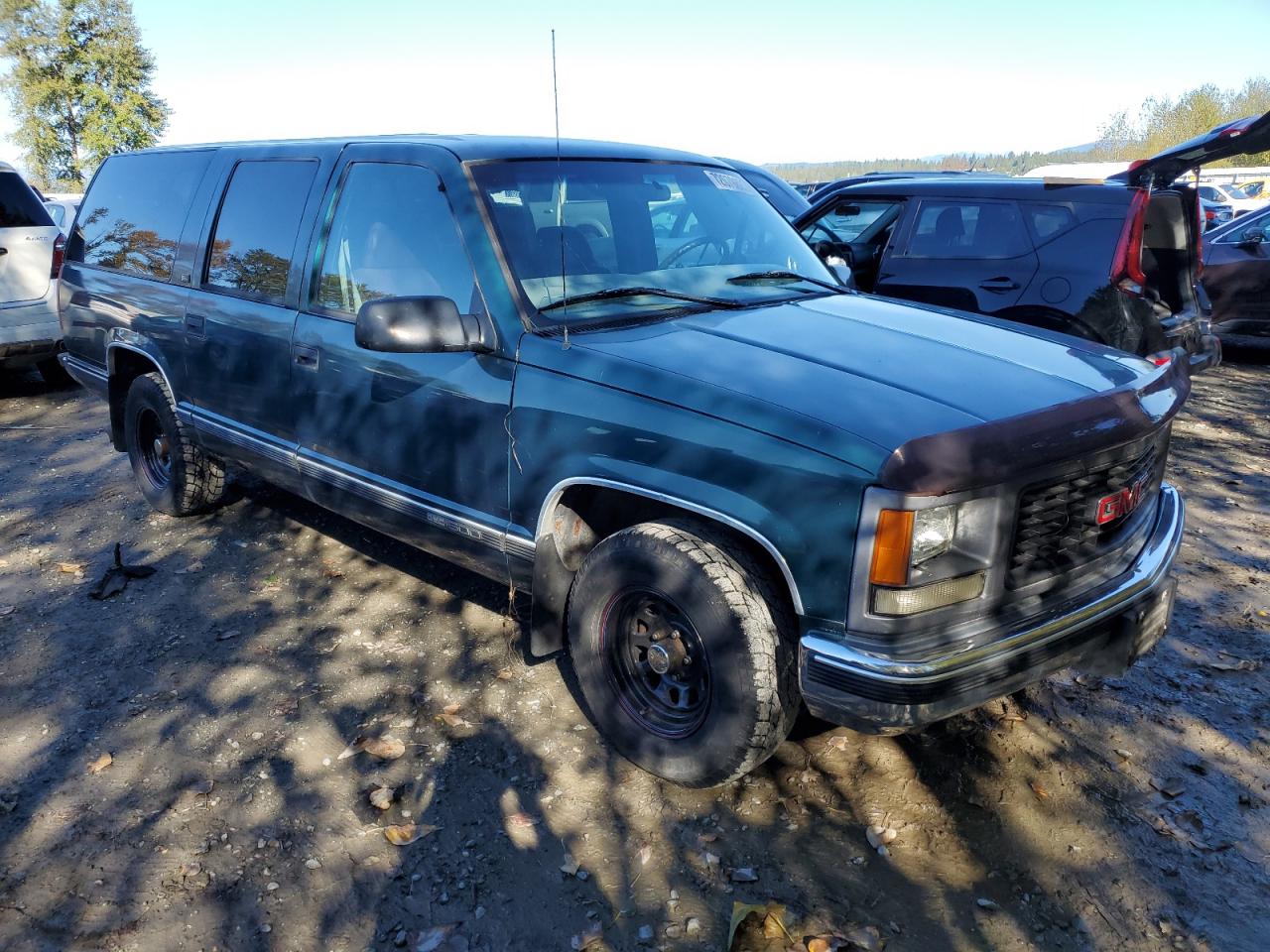 1GKEC16R9VJ728348 1997 GMC Suburban C1500