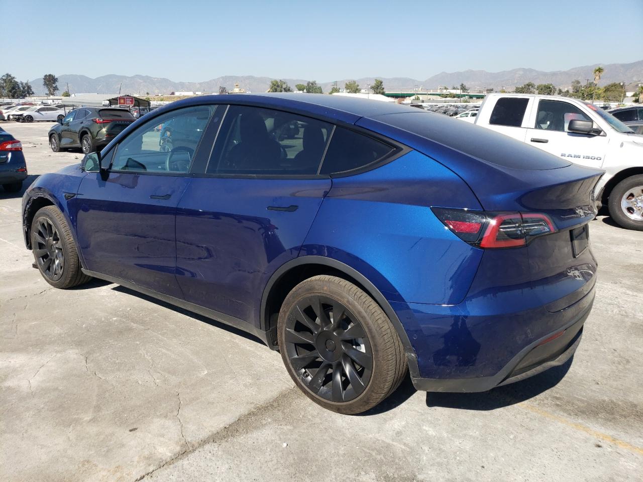 7SAYGDEEXNA020775 Tesla Model Y  2