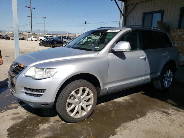 2010 Volkswagen Touareg 