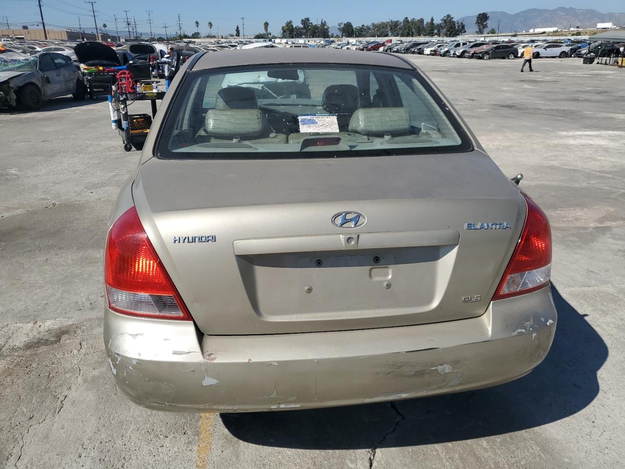 KMHDN45D61U192925 2001 Hyundai Elantra Gls