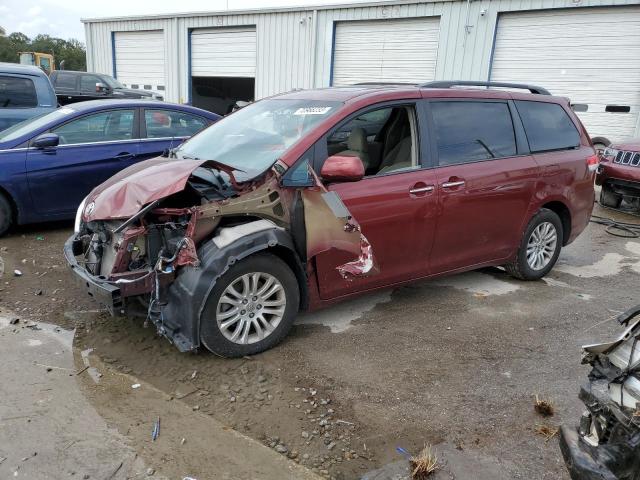 2014 Toyota Sienna XLE