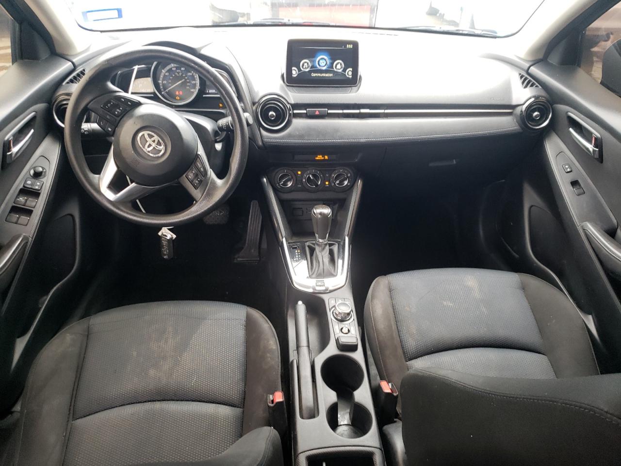 3MYDLBYV1HY178281 2017 Toyota Yaris Ia