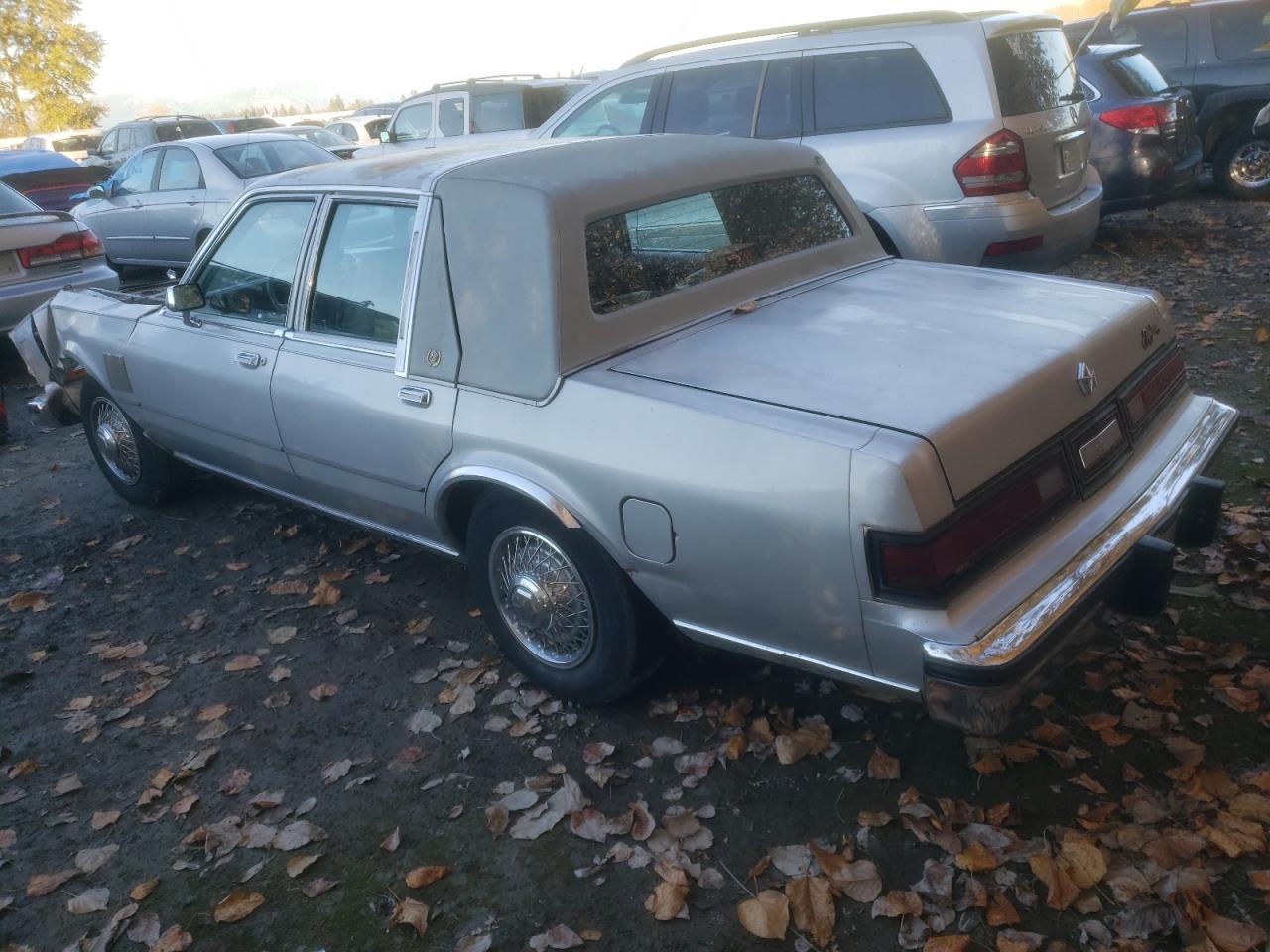 1C3BF66P8JW124812 1988 Chrysler Fifth Avenue 1C3BF66P8JW124812 1988 Chrysler Fifth Avenue