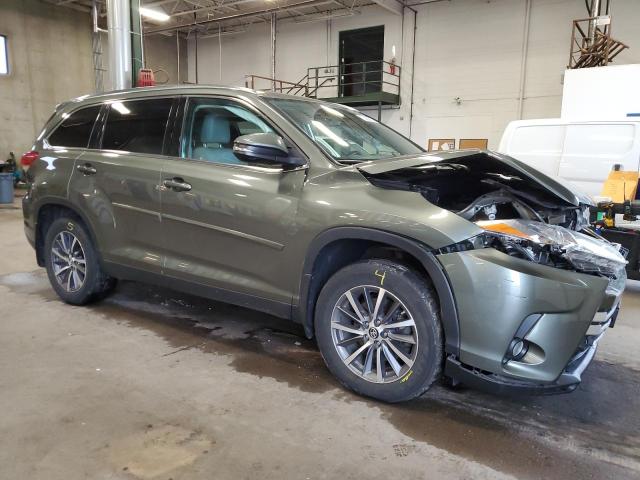 VIN 5TDJZRFH7KS932532 2019 Toyota Highlander, SE no.4