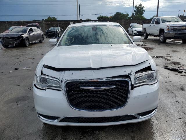 2C3CCAAG8FH930064 Chrysler 300 Limited