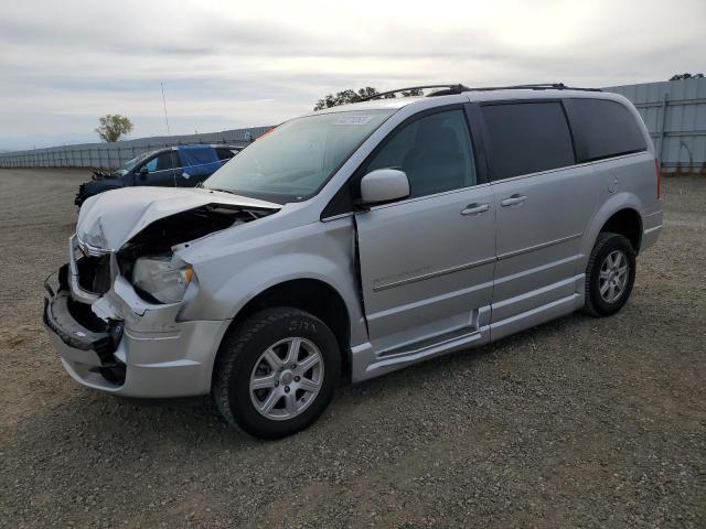 2010 Chrysler Town & Country Touring