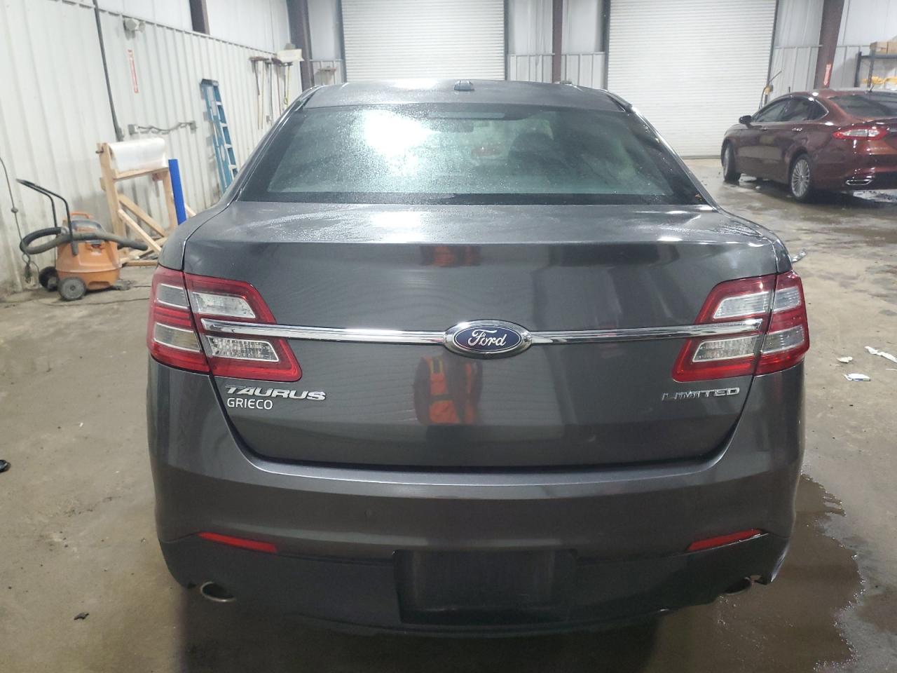 2018 Ford Taurus Limited vin: 1FAHP2F83JG129906