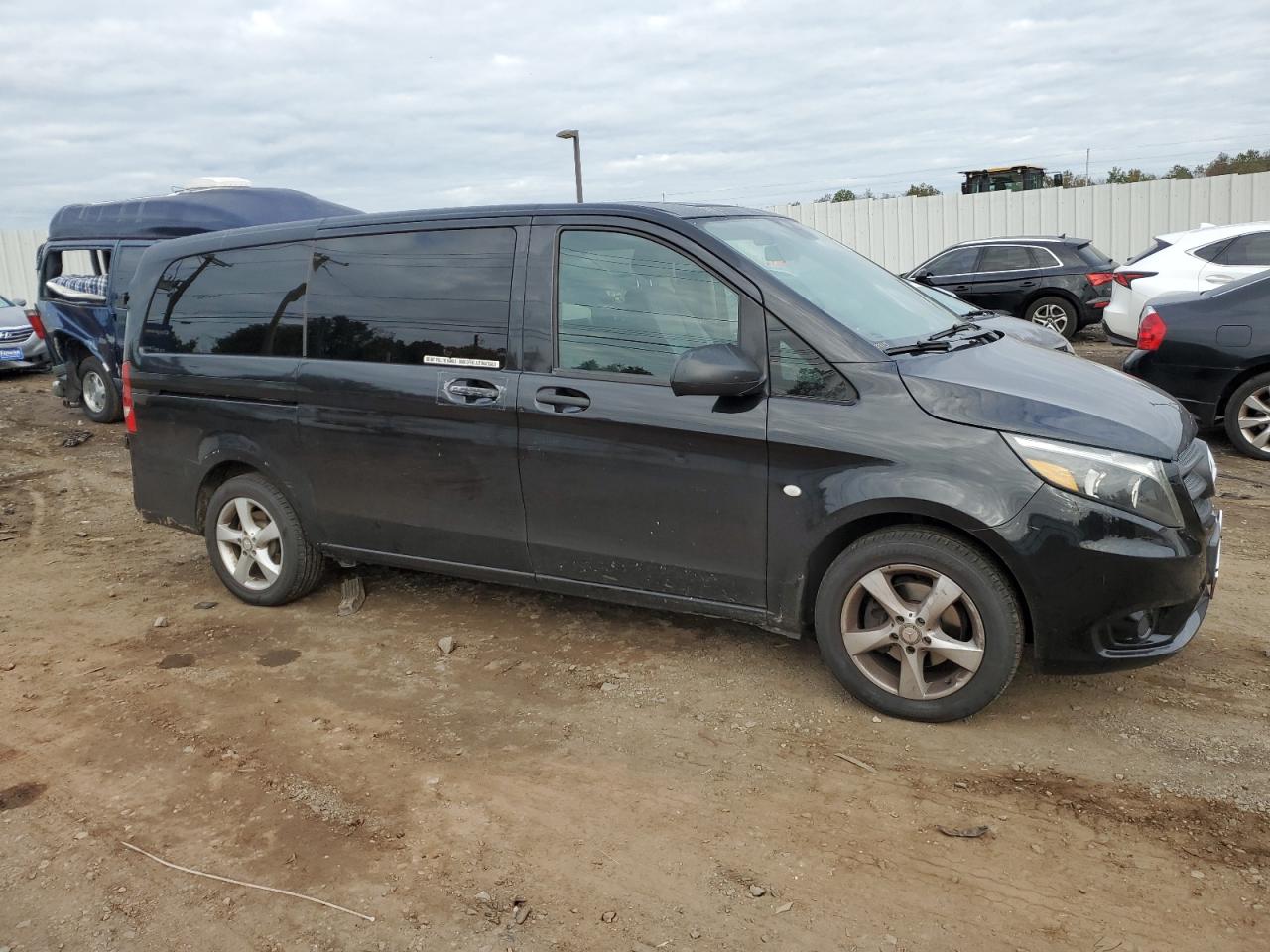 2017 Mercedes-Benz Metris vin: WD4PG2EEXH3333915