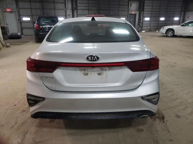 3KPF24AD4KE093810 KIA FORTE FE