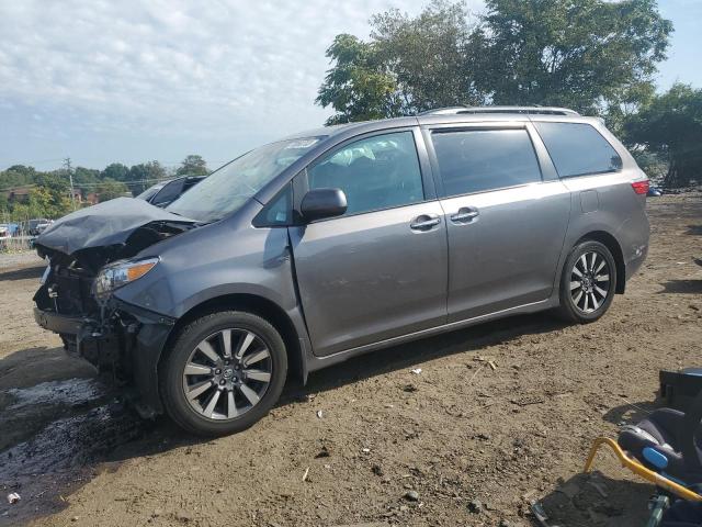 2018 Toyota Sienna XLE