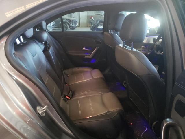  MERCEDES-BENZ A-CLASS 2019 Сірий