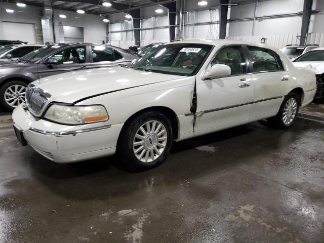 2004 Lincoln Town Car Executive