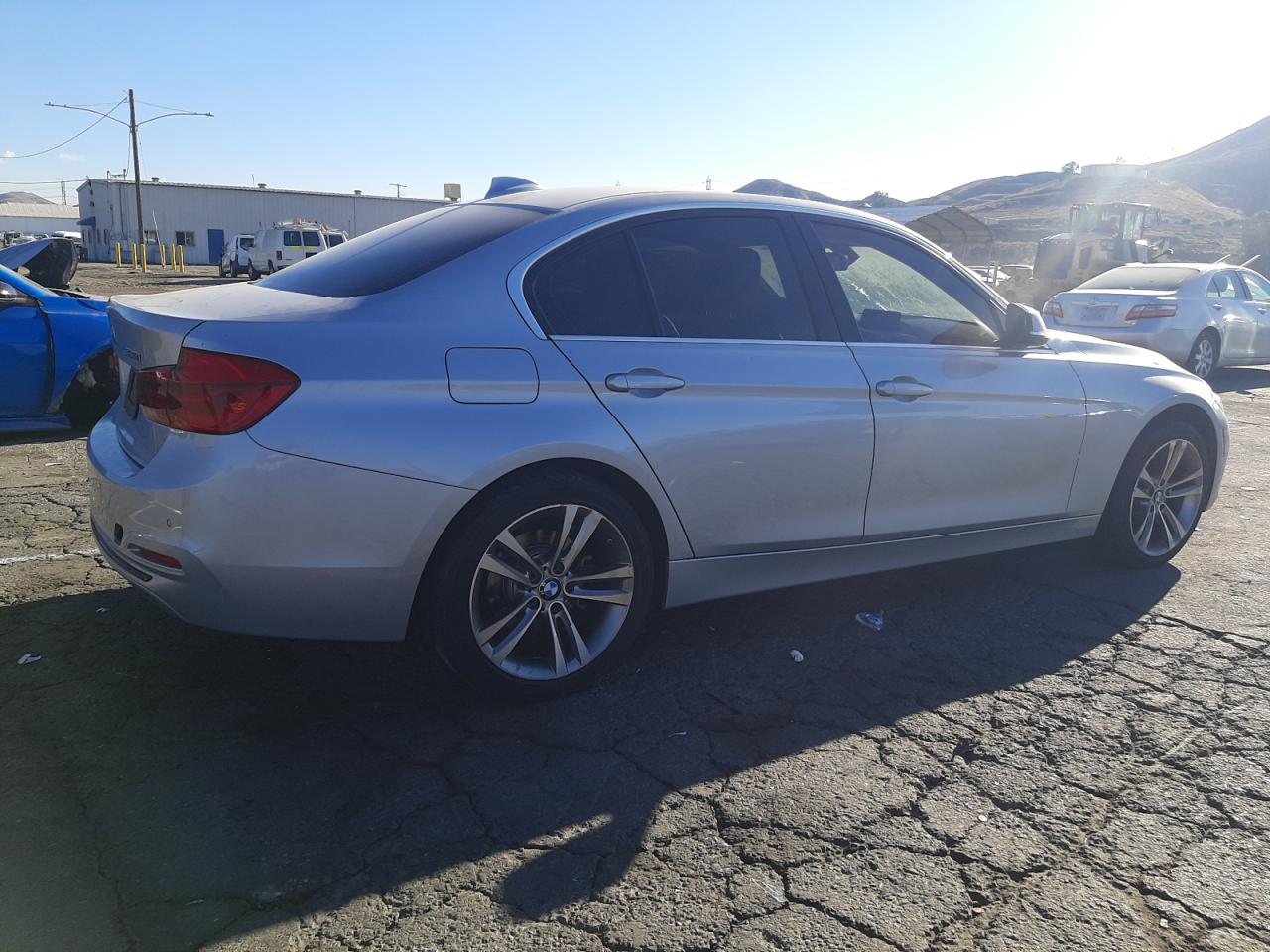 2017 BMW 330 I 2.0L  4(VIN: WBA8B9G31HNU56179