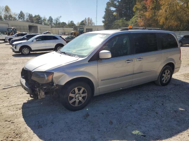 2010 Chrysler Town & Country Touring