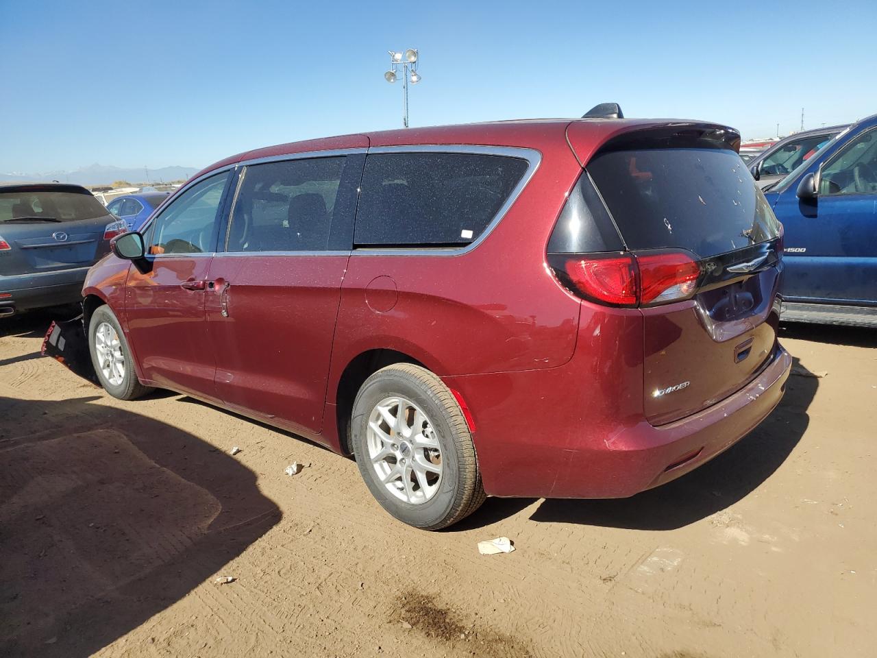 2C4RC1CG8NR166079 2022 Chrysler Voyager Lx