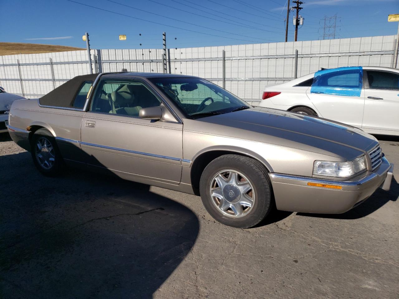 1G6EL12Y11B110120 2001 Cadillac Eldorado Esc