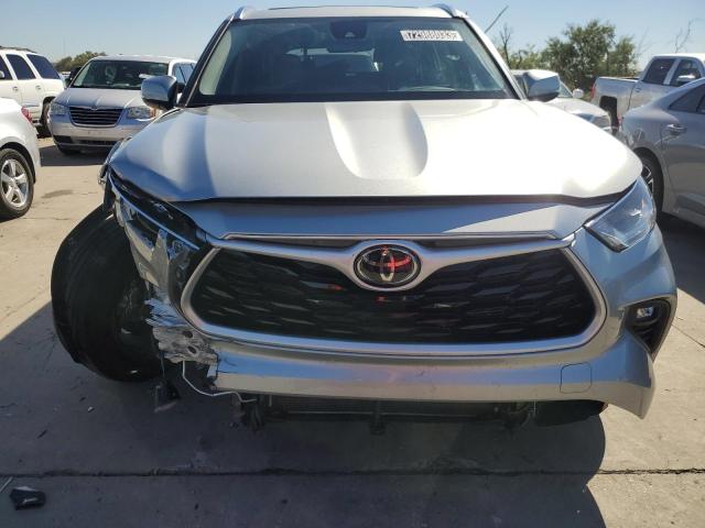  TOYOTA HIGHLANDER 2021 Сріблястий