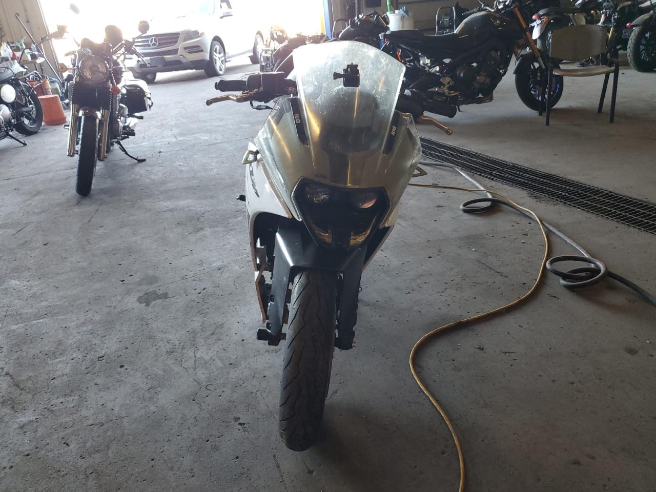 MD2JYJ406FC224291 2015 Ktm 390 Duke