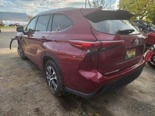 VIN 5TDGZRBH8LS00935 2020 Toyota Highlander, Xle no.3