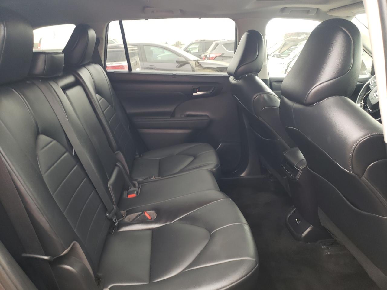 5tdgzrbh8ms145947 5TDGZRBH8MS145947 2021 Toyota Highlander Xle