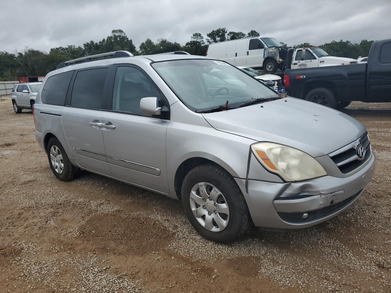 KNDMC233076043075 2007 Hyundai Entourage Gls
