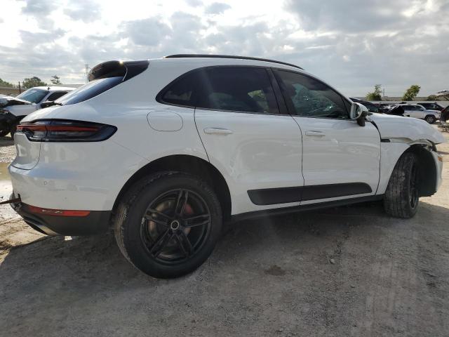 VIN WP1AA2A52LLB12128 2020 Porsche Macan no.3