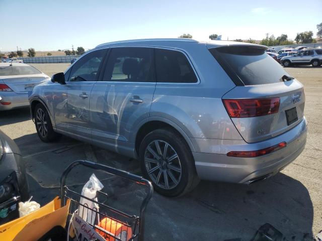 VIN WA1LHAF75KD040368 2019 Audi Q7, Premium Plus no.2