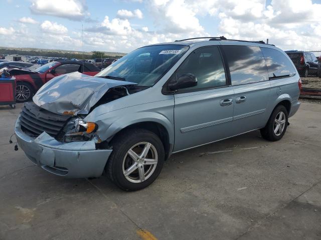 2005 Chrysler Town & Country LX