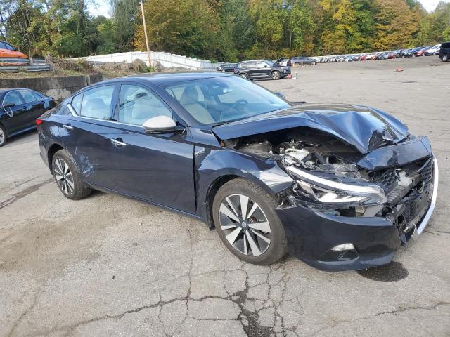 1N4BL4DW5KC148982 Nissan ALTIMA SV