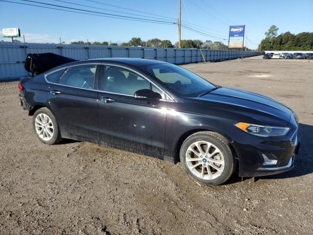 3FA6P0SU3KR236107 2019 FORD FUSION, photo no. 4