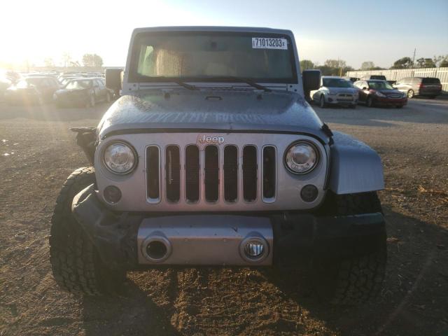 1C4BJWEG6HL669088 Jeep Wrangler Unlimited Sahara