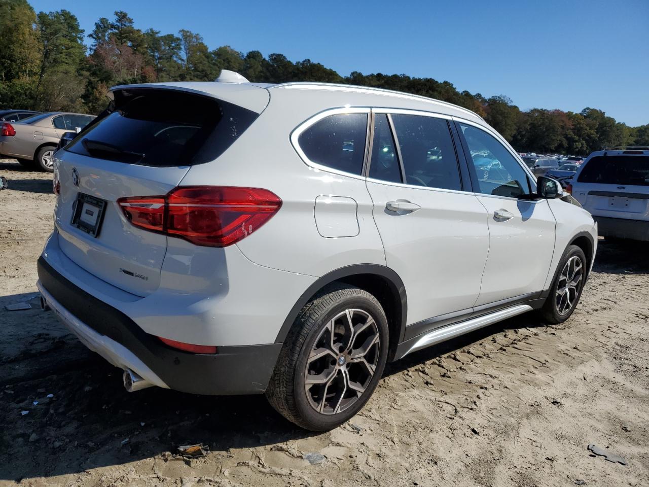 WBXJG9C08M5T88073 BMW X1 XDRIVE2 3