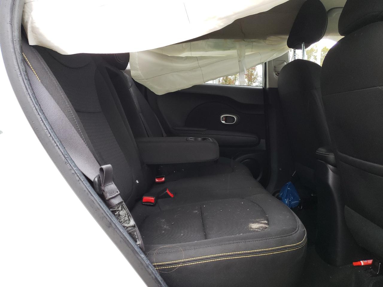 KNDJP3A50G7304829 2016 Kia Soul +