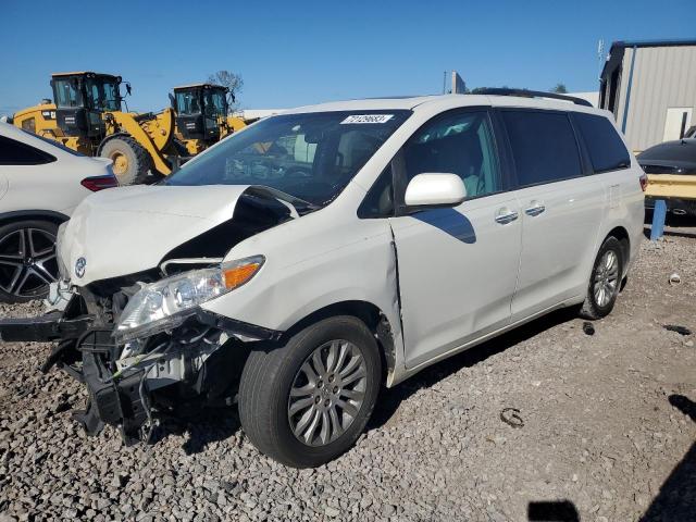 2017 Toyota Sienna XLE