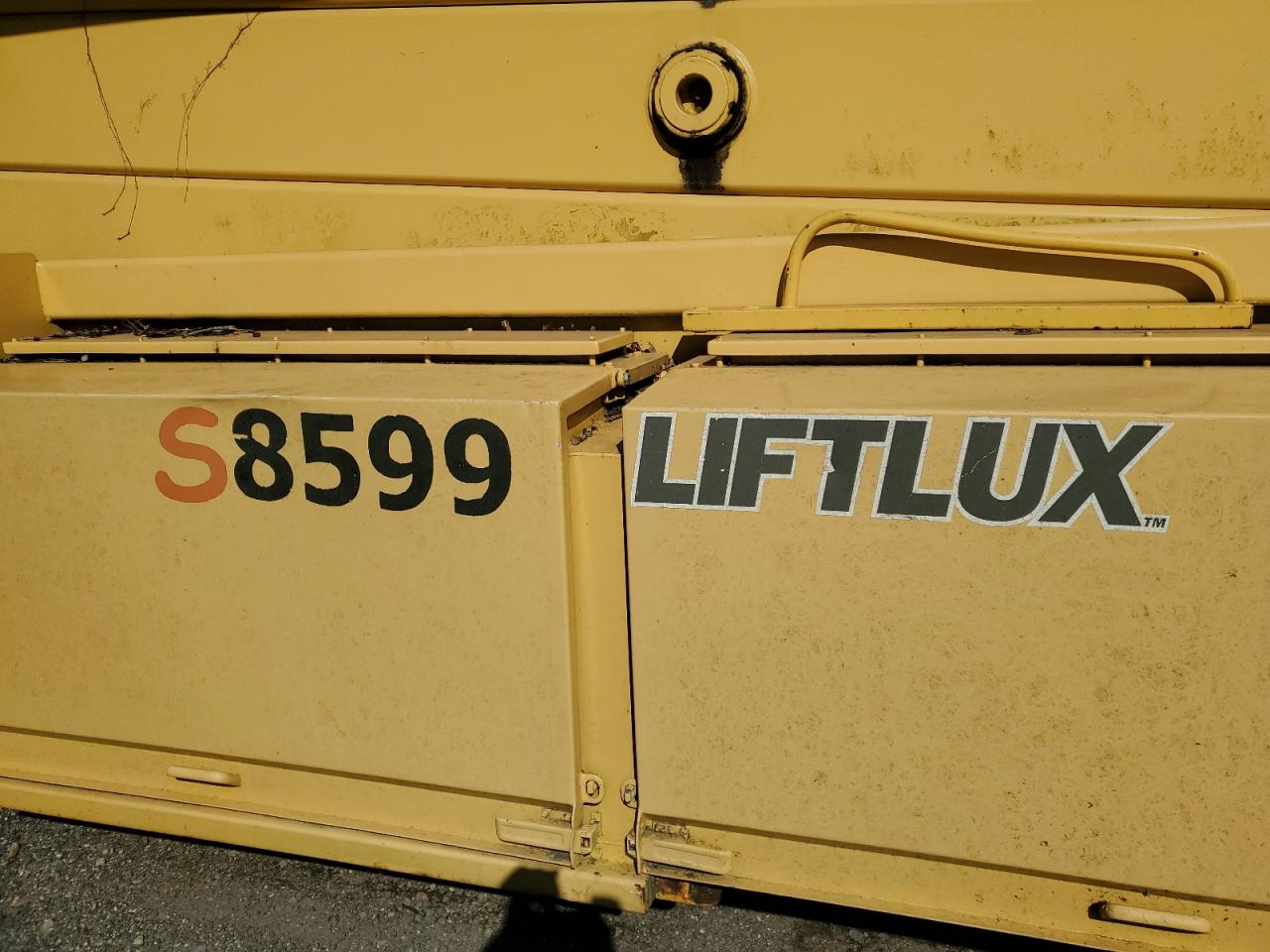 Lot #2153635717 2000 OTHER LIFT