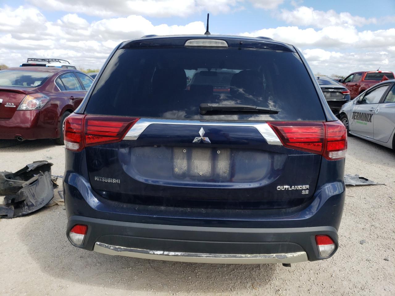 JA4AD3A3XGZ009355 2016 Mitsubishi Outlander Se