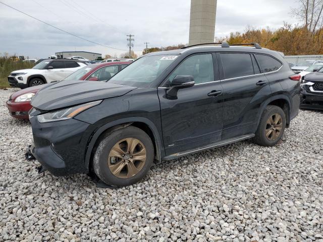 2022 Toyota Highlander Hybrid XLE