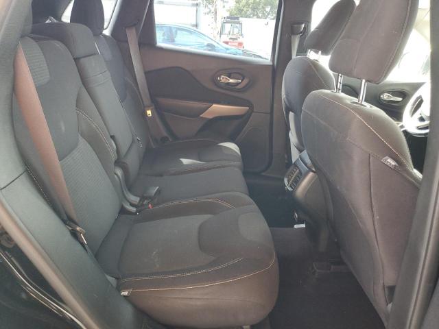 1C4PJLCBXHW586578 Jeep Cherokee Latitude